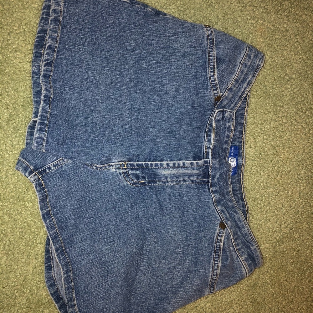 high waisted jean shorts 💙